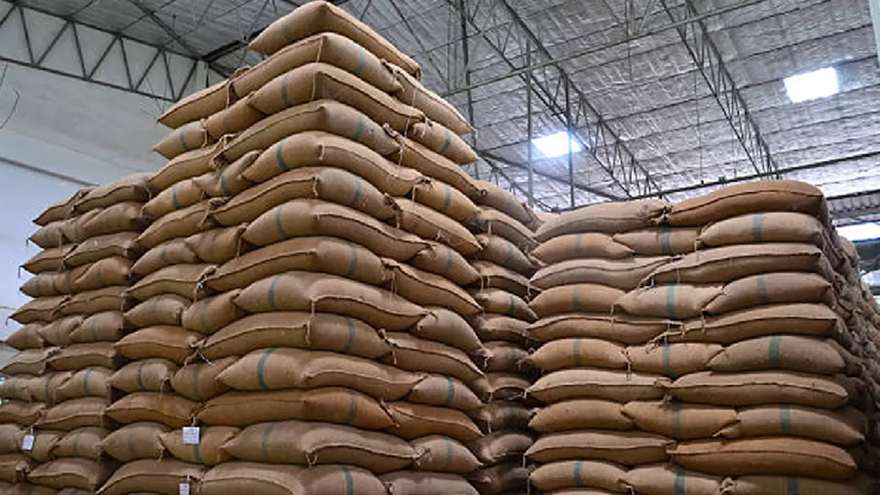 চাল রফতানির নিষেধাজ্ঞা তুলে নিল ভারত