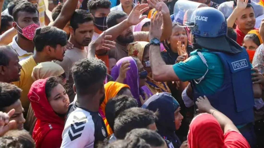 আইনশৃঙ্খলা বাহিনীর সঙ্গে সংঘর্ষে শ্রমিক নিহত আশুলিয়ায়