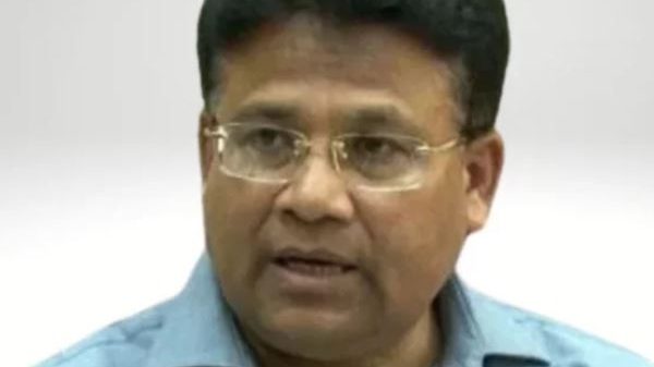 নির্বাচন কমিশন (ইসি) সচিবালয়ের সাবেক সচিব হেলাল উদ্দিন গ্রেপ্তার হয়েছেন