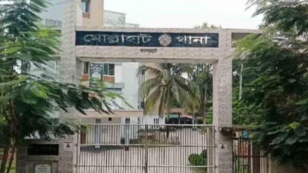 বাগেরহাটে শিক্ষার্থীদের গাড়িতে হামলার ঘটনায় তিন সাংবাদিকসহ ১২৪ জনকে আসামি করে মামলা