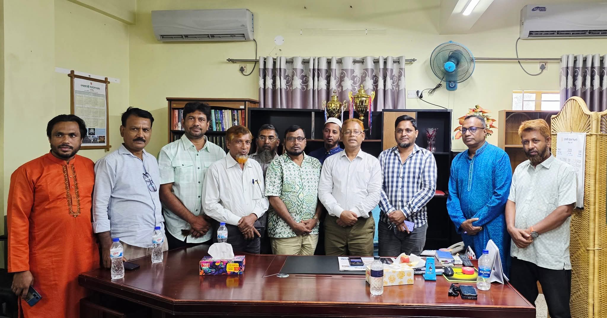 শিক্ষার মানোন্নয়নে একসাথে কাজ করতে চাই” — নবাগত অধ্যক্ষের বার্তা সাংবাদিকদের প্রতি