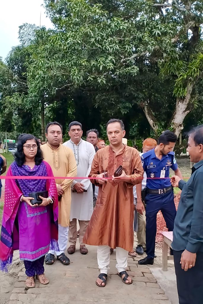 চুয়াডাঙ্গায় ডিসি ইকোপার্কে মৎস্য অবমুক্তকরণ, মসজিদ ও শিশু পার্ক উদ্বোধন