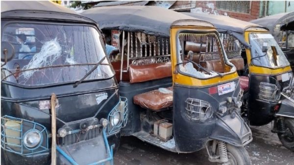 ফরিদপুরে মাহেন্দ্র স্ট্যান্ডে সংঘর্ষে ভাঙচুর-আহত
