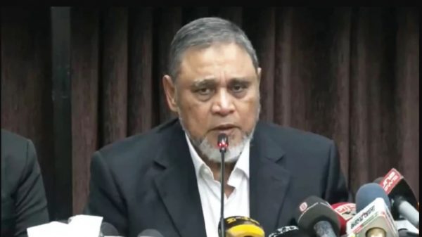 নির্বাচনে কারও পক্ষে কাজ করবেন না: সিইসি