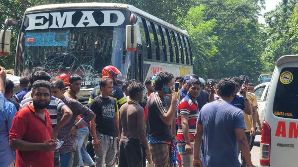 গোপালগঞ্জে অটো দুর্ঘটনা: ৬ জন আহত, রাস্তা পারাপারে সতর্ক থাকার আহ্বান