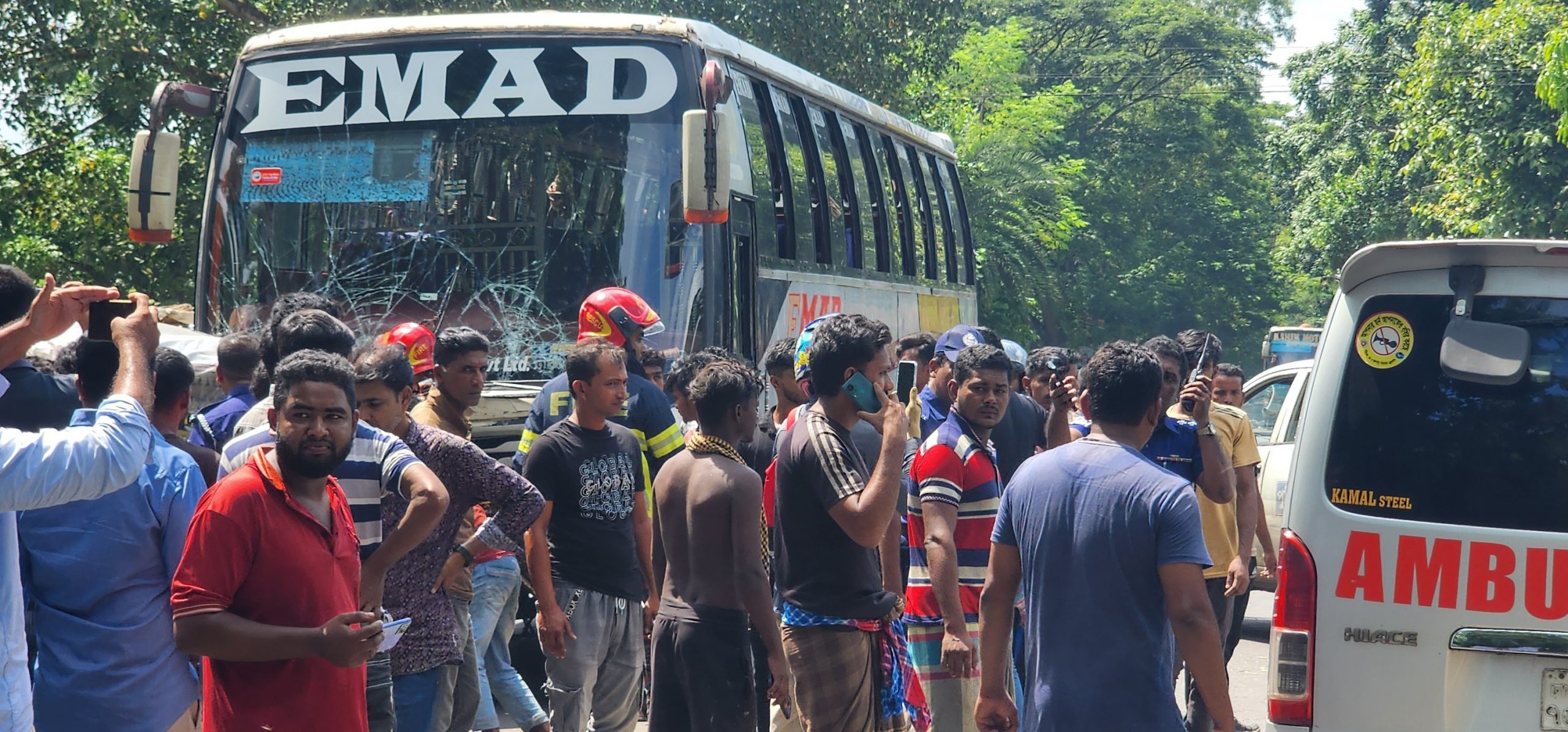 গোপালগঞ্জে ভয়াবহ অটো দুর্ঘটনা: ৬ জন আহত, নিরাপত্তার তাগাদা
