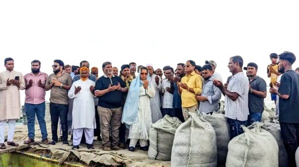 পদ্মা ভাঙন রোধে ফরিদপুরে জরুরি জিও ব্যাগ ডাম্পিংয়ের কাজ শুরু