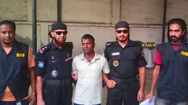 ঝিনাইদহে এসআই মিরাজুল হত্যা: ১৪ বছর পর মৃত্যুদণ্ডপ্রাপ্ত পলাতক আসামি গ্রেপ্তার।