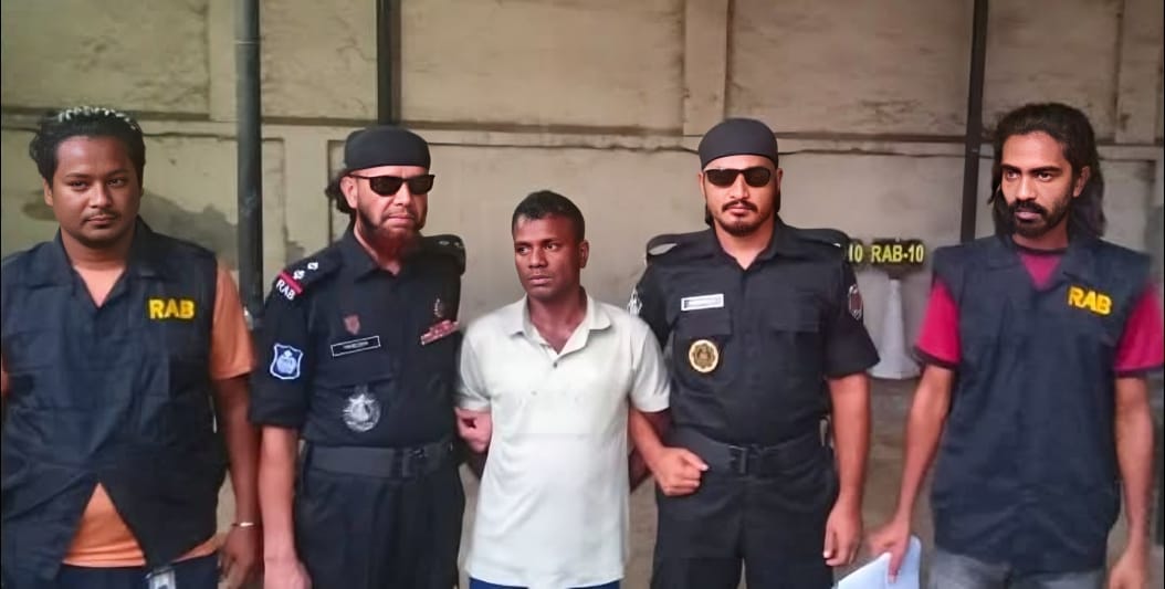 ঝিনাইদহে এসআই মিরাজুল হত্যা: ১৪ বছর পর মৃত্যুদণ্ডপ্রাপ্ত পলাতক আসামি গ্রেপ্তার।