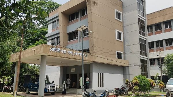 কোটালীপাড়ায় স্কুল ছাত্রী ধর্ষণের ঘটনায় ৩লক্ষ টাকায় মিমাংসার অভিযোগ