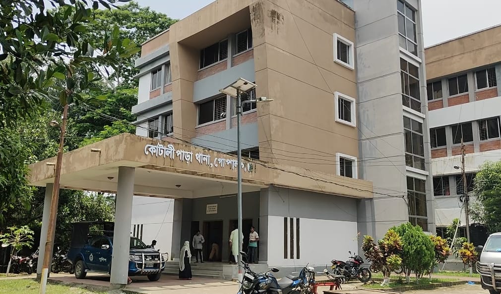 কোটালীপাড়ায় স্কুল ছাত্রী ধর্ষণের ঘটনায় ৩লক্ষ টাকায় মিমাংসার অভিযোগ