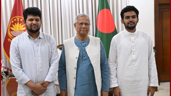 অন্তর্বর্তী সরকারের দুই ছাত্র উপদেষ্টার পদত্যাগ