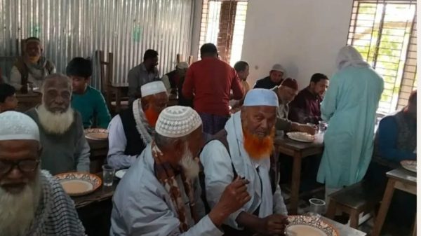 খালেদা জিয়ার মৃত্যুর রাষ্ট্রীয় শোক উপেক্ষা করে মাদ্রাসায় পিকনিক পার্টি।