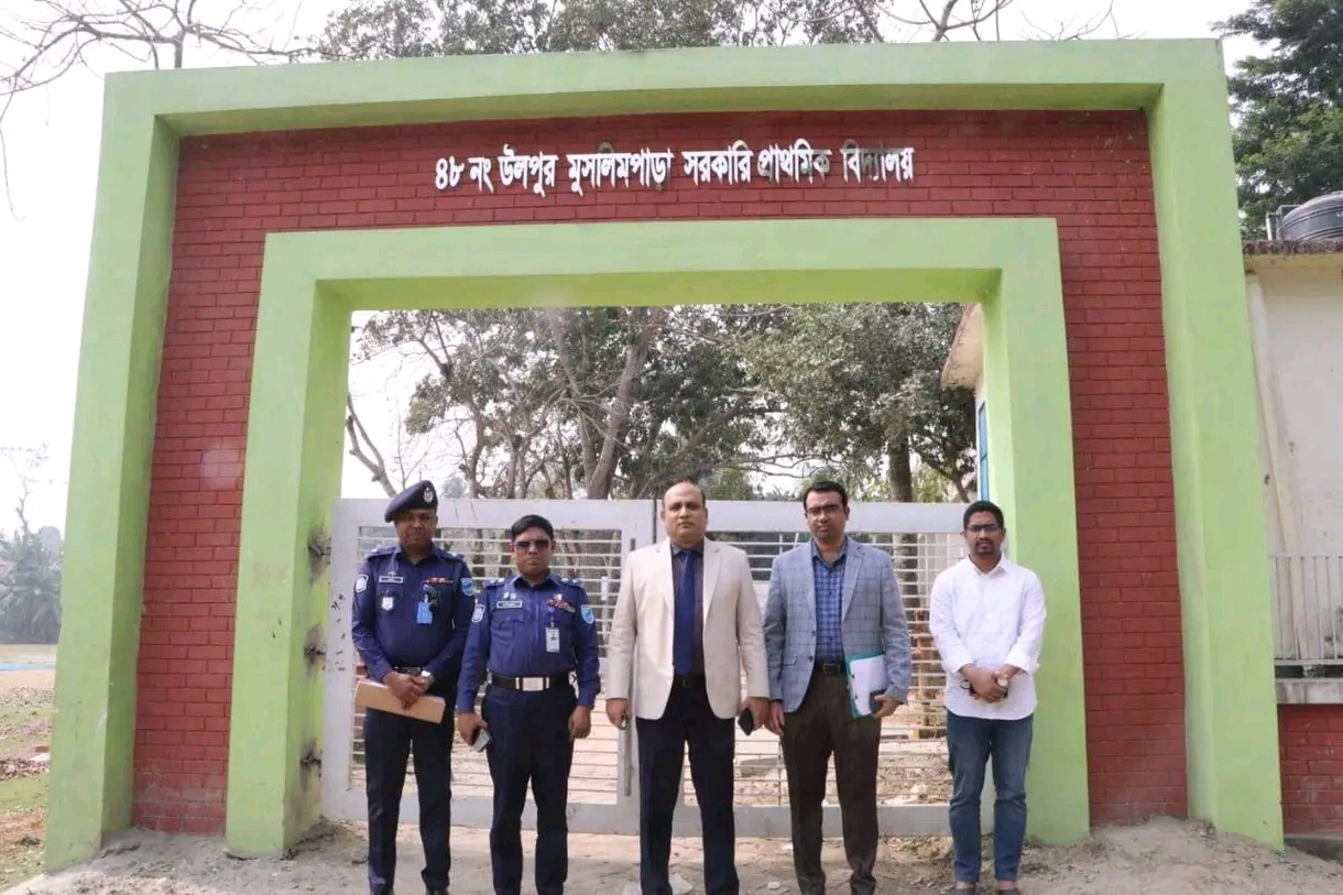গোপালগঞ্জে গুরুত্বপূর্ণ ভোটকেন্দ্র পরিদর্শনে জেলা প্রশাসক ও পুলিশ সুপার