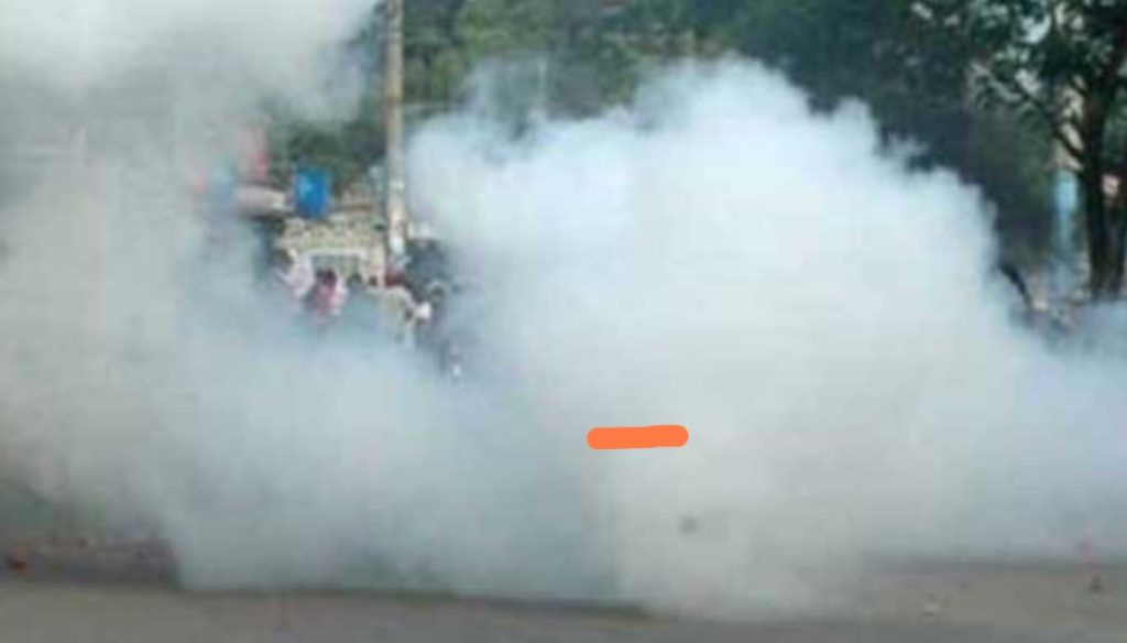 গোপালগঞ্জে তিন ভোটকেন্দ্রের সামনে ককটেল বিস্ফোরণ, আতঙ্ক