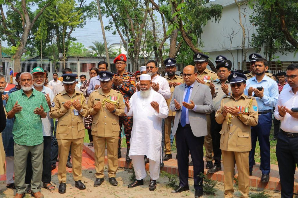 গোপালগঞ্জে ২৫ মার্চ গণহত্যা দিবস উপলক্ষে শ্রদ্ধা নিবেদন ও আলোচনা সভা অনুষ্ঠিত