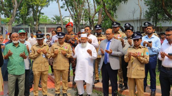 গোপালগঞ্জে ২৫ মার্চ গণহত্যা দিবস উপলক্ষে শ্রদ্ধা নিবেদন ও আলোচনা সভা অনুষ্ঠিত