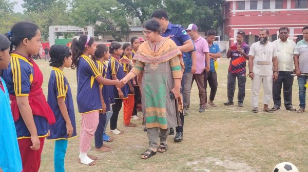 খোকসায় প্রাথমিক বিদ্যালয় গোল্ডকাপ টুর্নামেন্টের জমজমাট উদ্বোধন