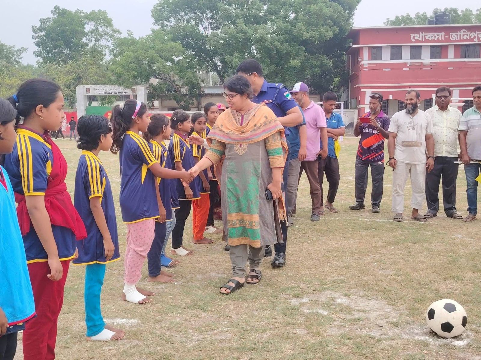 খোকসায় প্রাথমিক বিদ্যালয় গোল্ডকাপ টুর্নামেন্টের জমজমাট উদ্বোধন