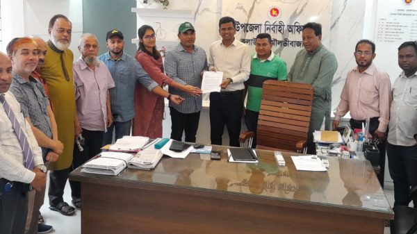 কুলাউড়ায় পাবলিক লাইব্রেরি পুনঃস্থাপনের দাবিতে ইউএনও বরাবর স্মারকলিপি