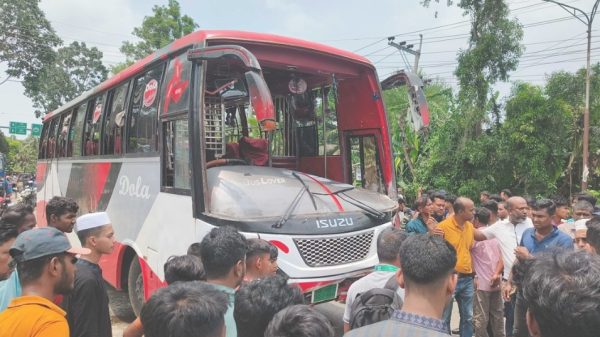 গোপালগঞ্জে বাস-মোটরসাইকেল সংঘর্ষে নিহত ৫, আহত অন্তত ২০