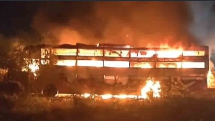 দিল্লি-মুম্বই এক্সপ্রেসওয়েতে ভয়াবহ বাস দুর্ঘটনা, নিহত ৭, আহত অন্তত ২২