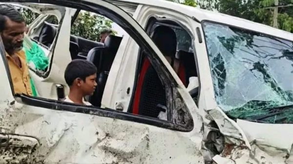 নীলফামারীতে নববধূ নিয়ে ফেরার পথে মাইক্রোবাস খাদে, নিহত ২, আহত ১২