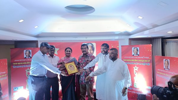 আইনশৃঙ্খলা রক্ষায় বিশেষ অবদানের স্বীকৃতি: নেলসন ম্যান্ডেলা স্মৃতি সম্মাননা পেয়েছেন মুকসুদপুর থানার পুলিশ পরিদর্শক আবদুল্লাহ আল মামুন