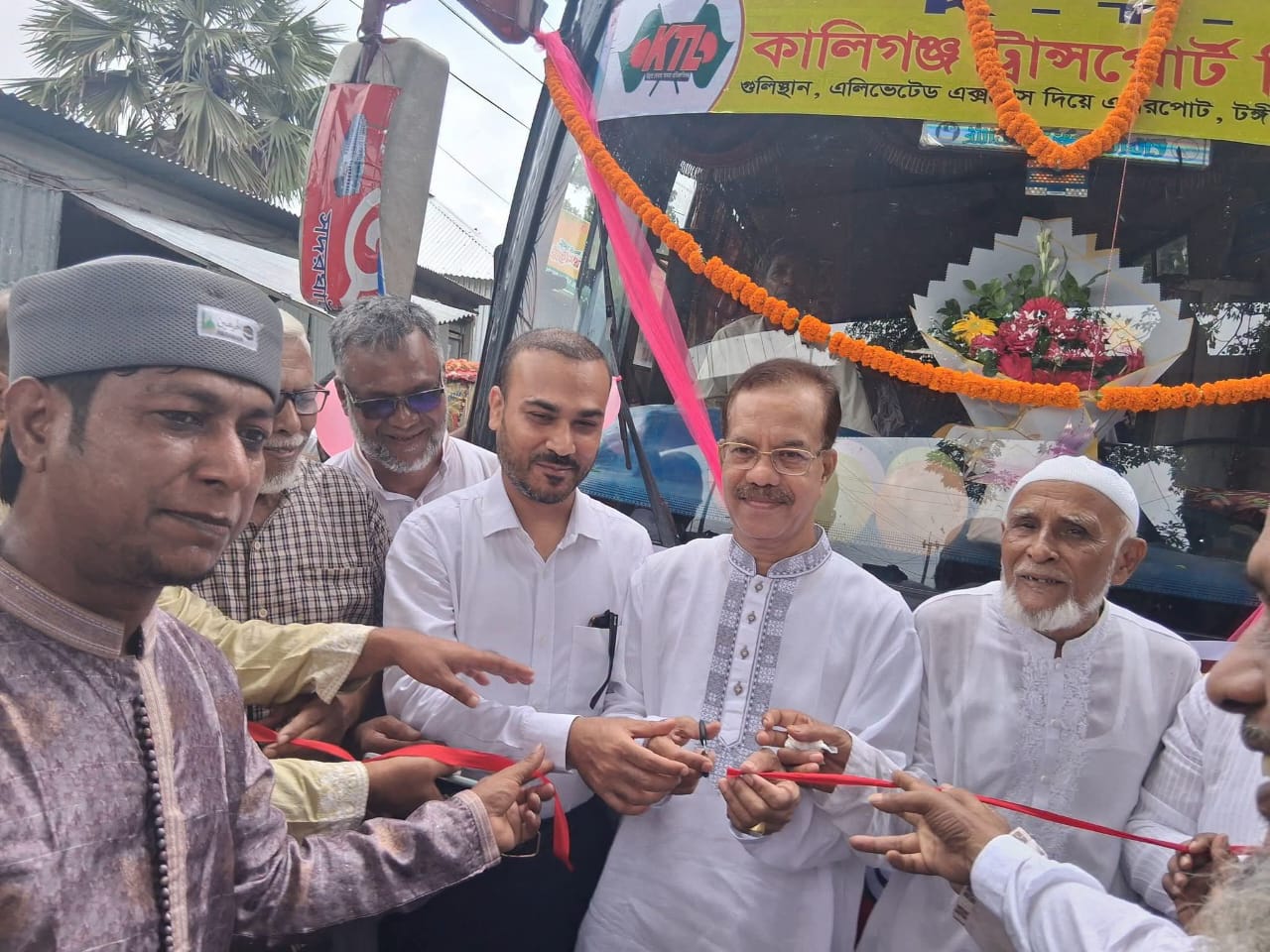 কালীগঞ্জ-গুলিস্তান রুটে KTL বাস সার্ভিসের উদ্বোধন করলেন এমপি ফজলুল হক মিলন
