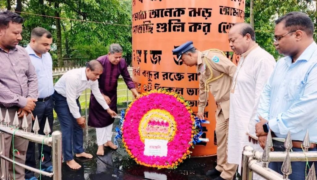 ২৮১ আহত যোদ্ধা ও ৯ শহীদ পরিবারের মাঝে শুভেচ্ছা উপহার বিতরণ