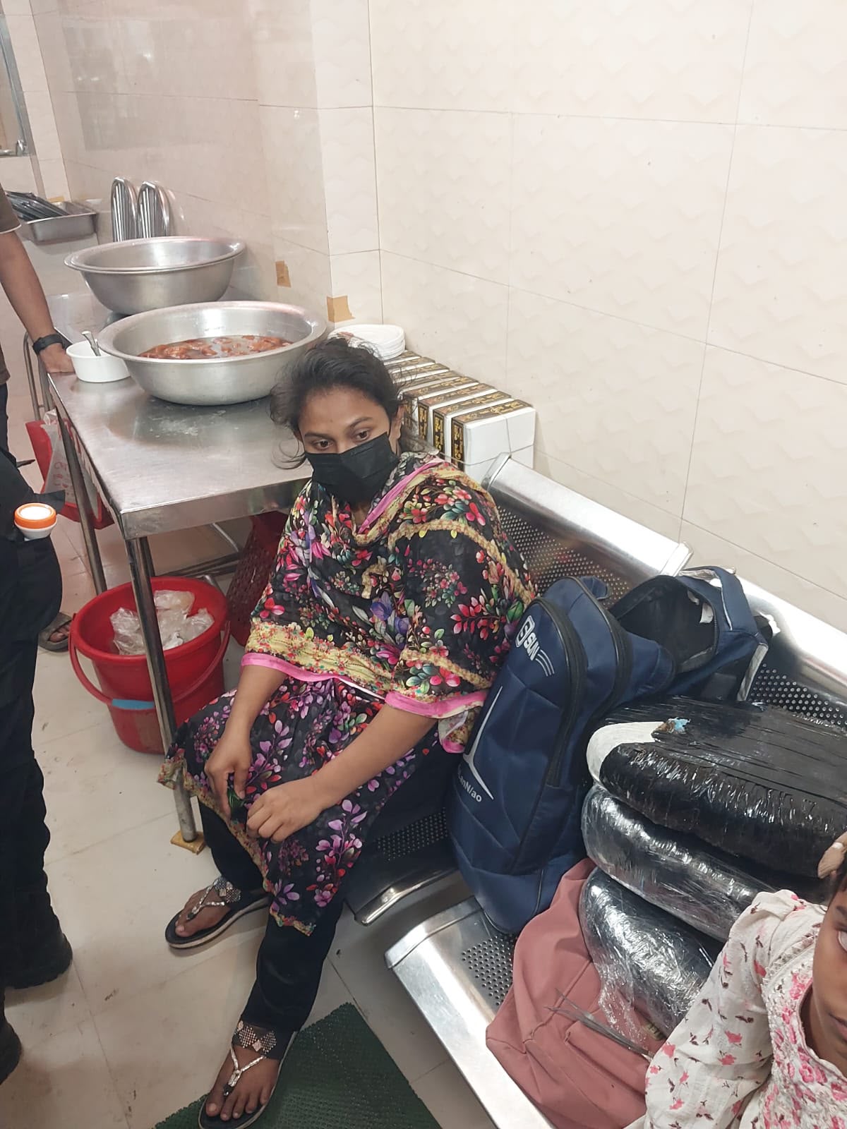 গোপালগঞ্জে সাড়ে ৭ কেজি গাঁজাসহ নারী আটক