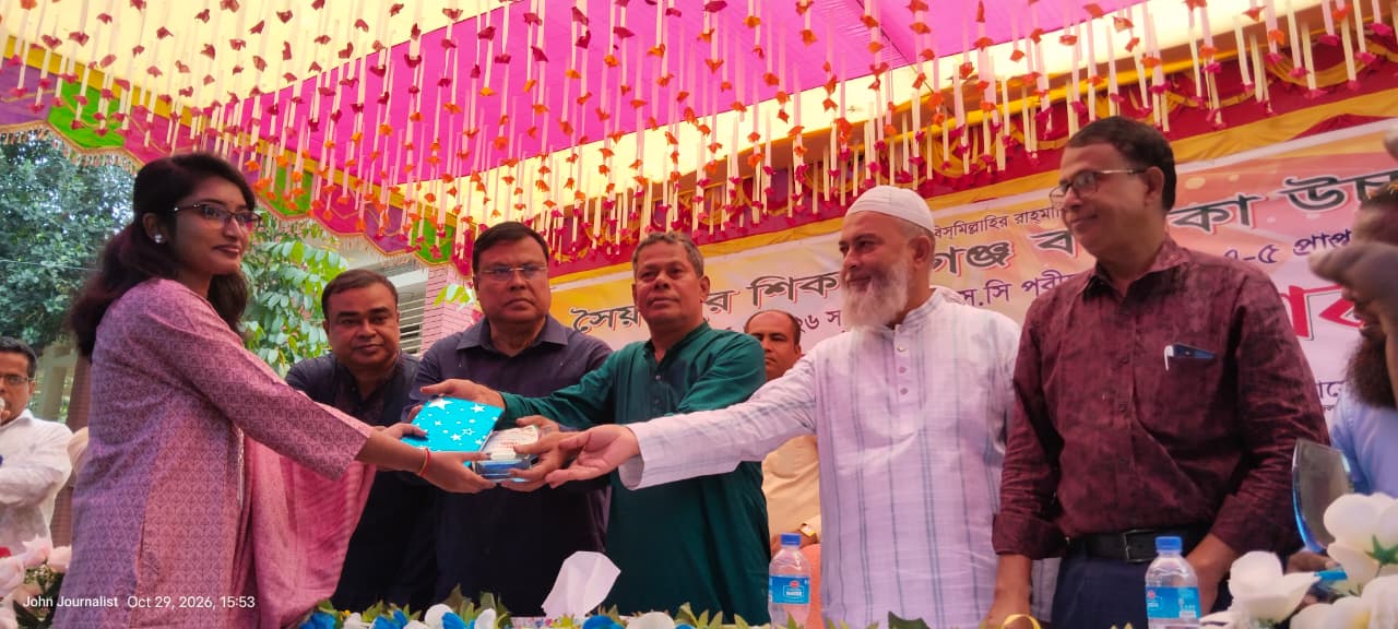 দিনাজপুরে জিপিএ-৫ প্রাপ্ত কৃতী শিক্ষার্থীদের সংবর্ধনা