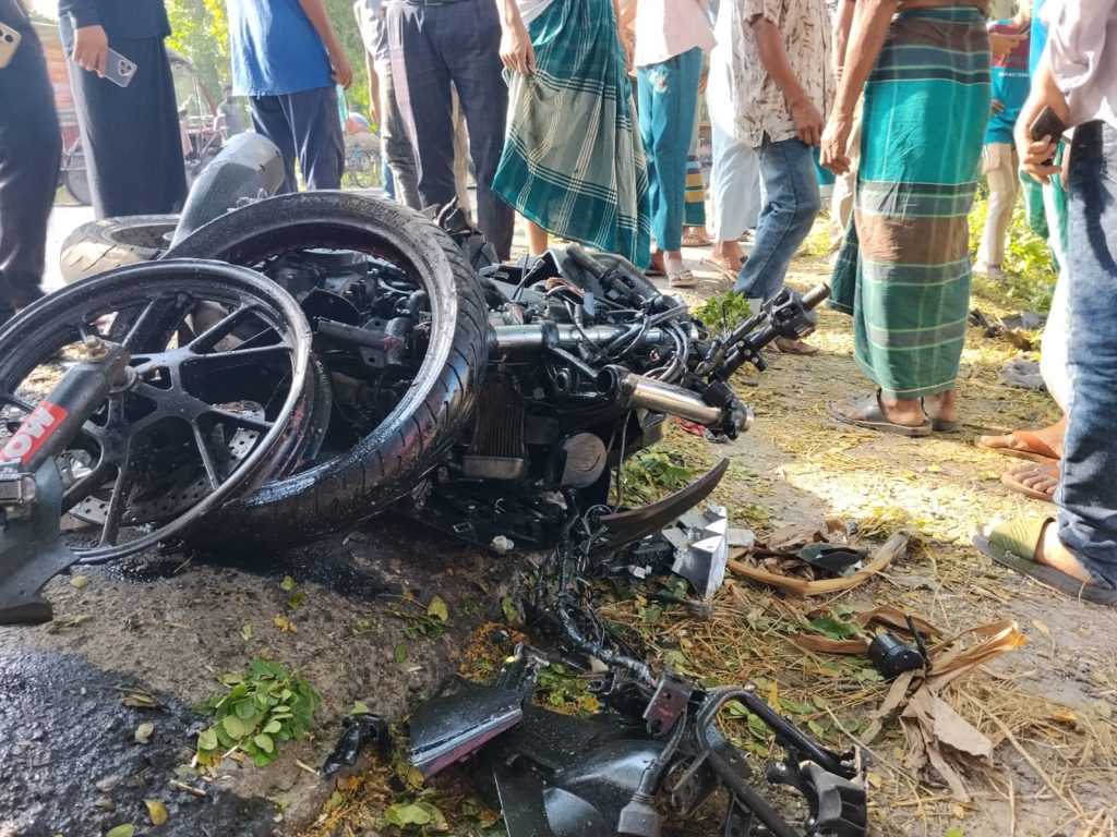 কাশিয়ানীতে পৃথক সড়ক দুর্ঘটনায় নিহত ১ আহত ৩