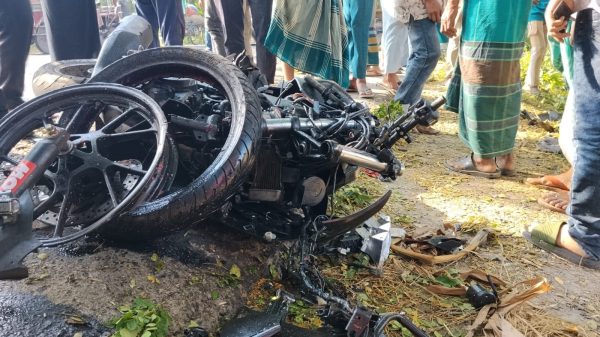 কাশিয়ানীতে পৃথক সড়ক দুর্ঘটনায় নিহত ১ আহত ৩