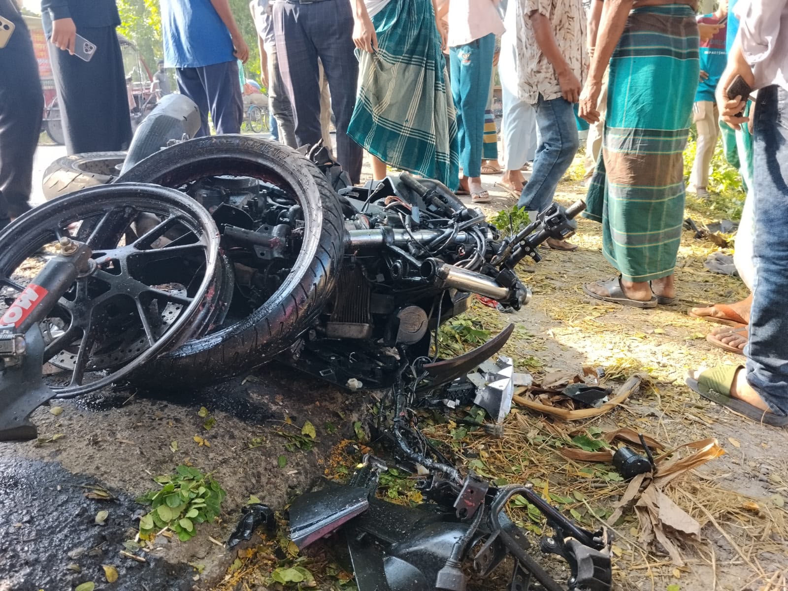 কাশিয়ানীতে পৃথক সড়ক দুর্ঘটনায় নিহত ১ আহত ৩